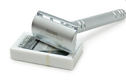 Feather AS-D2 “Luxury” – Maszynka do Golenia na Żyletki (Zestaw Prezentowy)